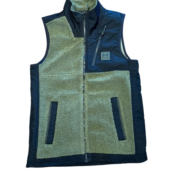 Under Armour Olive and Black Fleece Vest in a Men’s Small - Picture 1 of 8